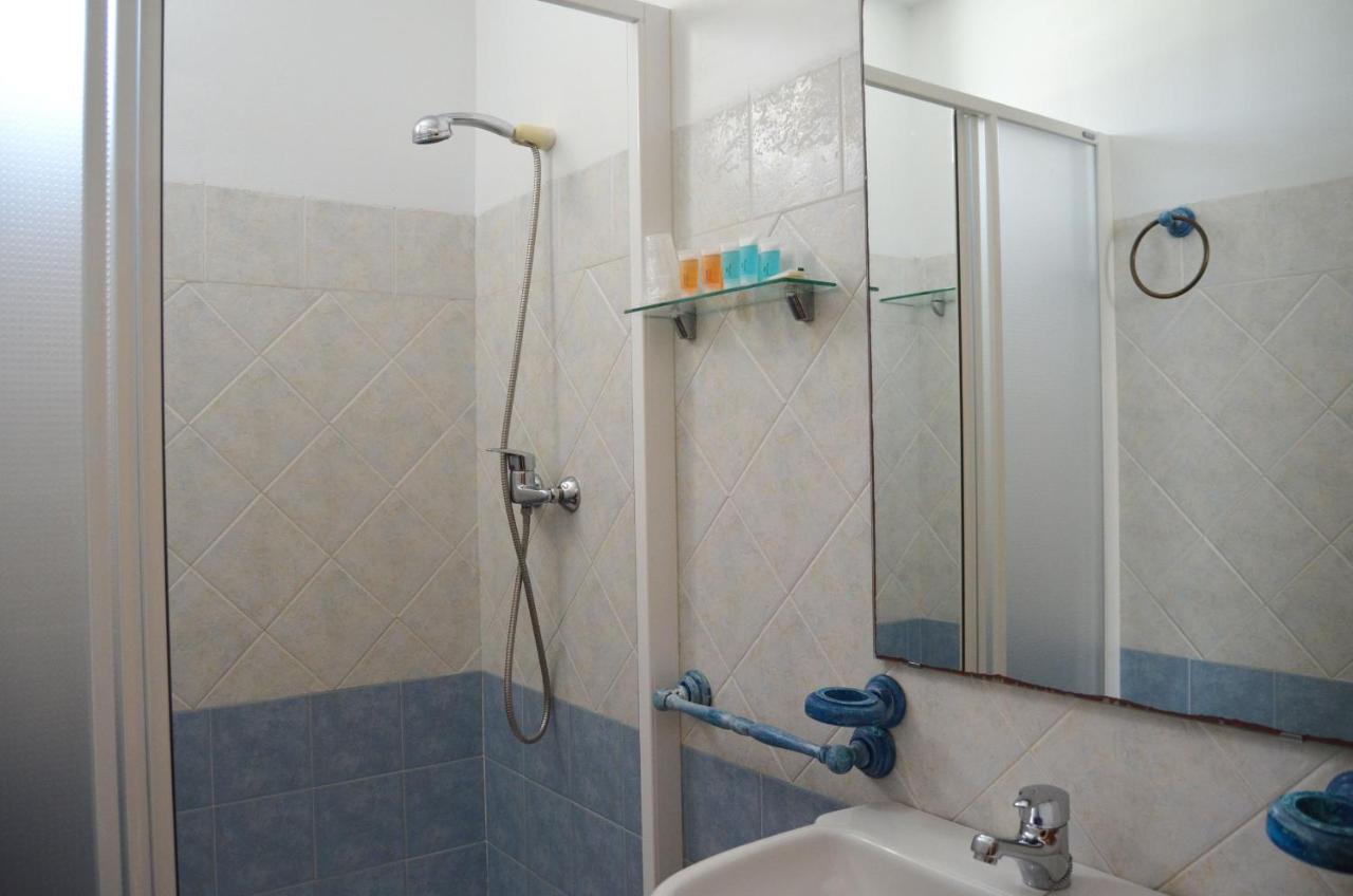 Hotel Hostal Dona Antonia Punta Umbría Esterno foto