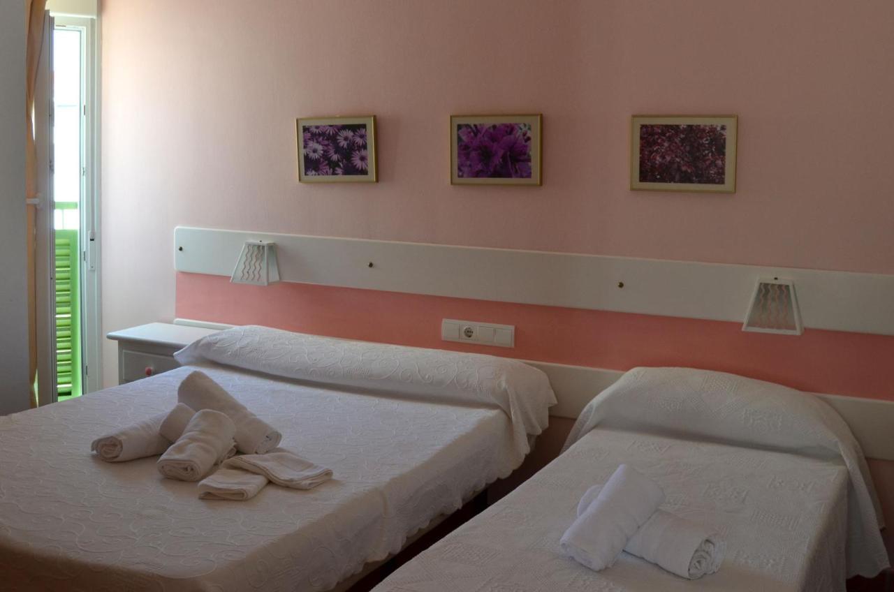 Hotel Hostal Dona Antonia Punta Umbría Esterno foto