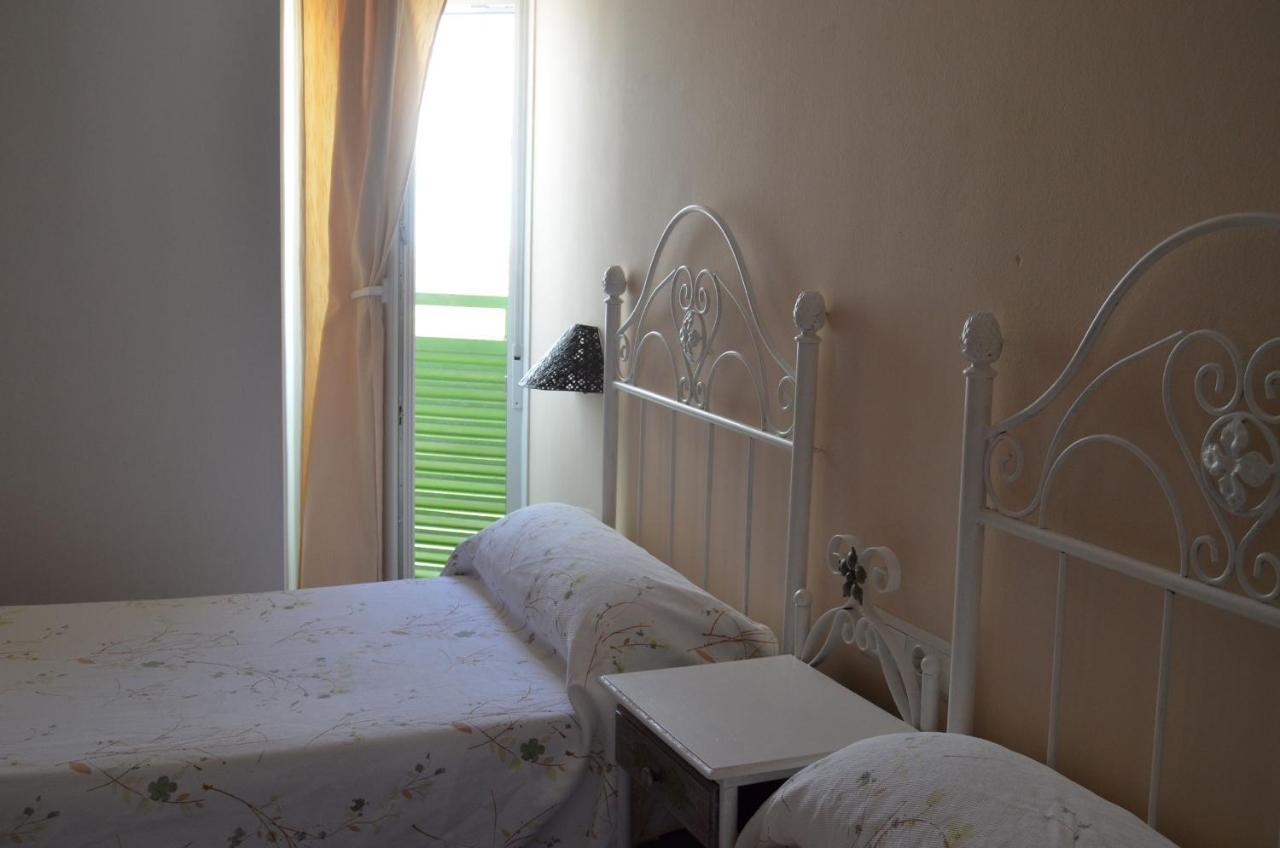 Hotel Hostal Dona Antonia Punta Umbría Esterno foto